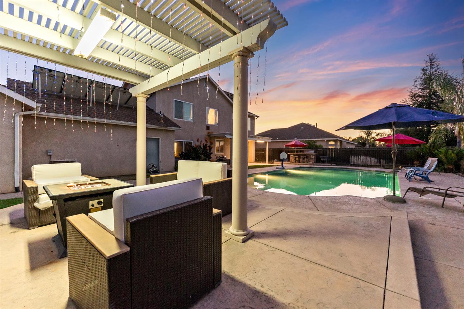 85 N Fairfax Ave, Clovis, CA 93612