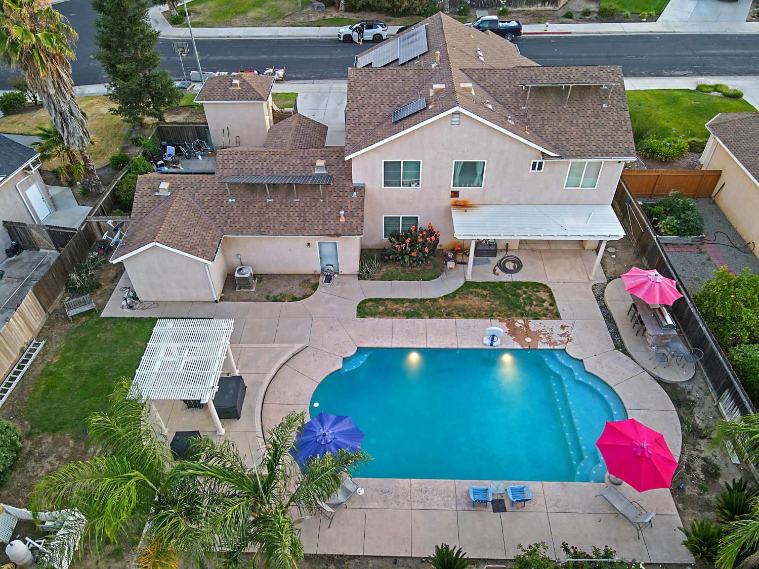 85 N Fairfax Ave, Clovis, CA 93612