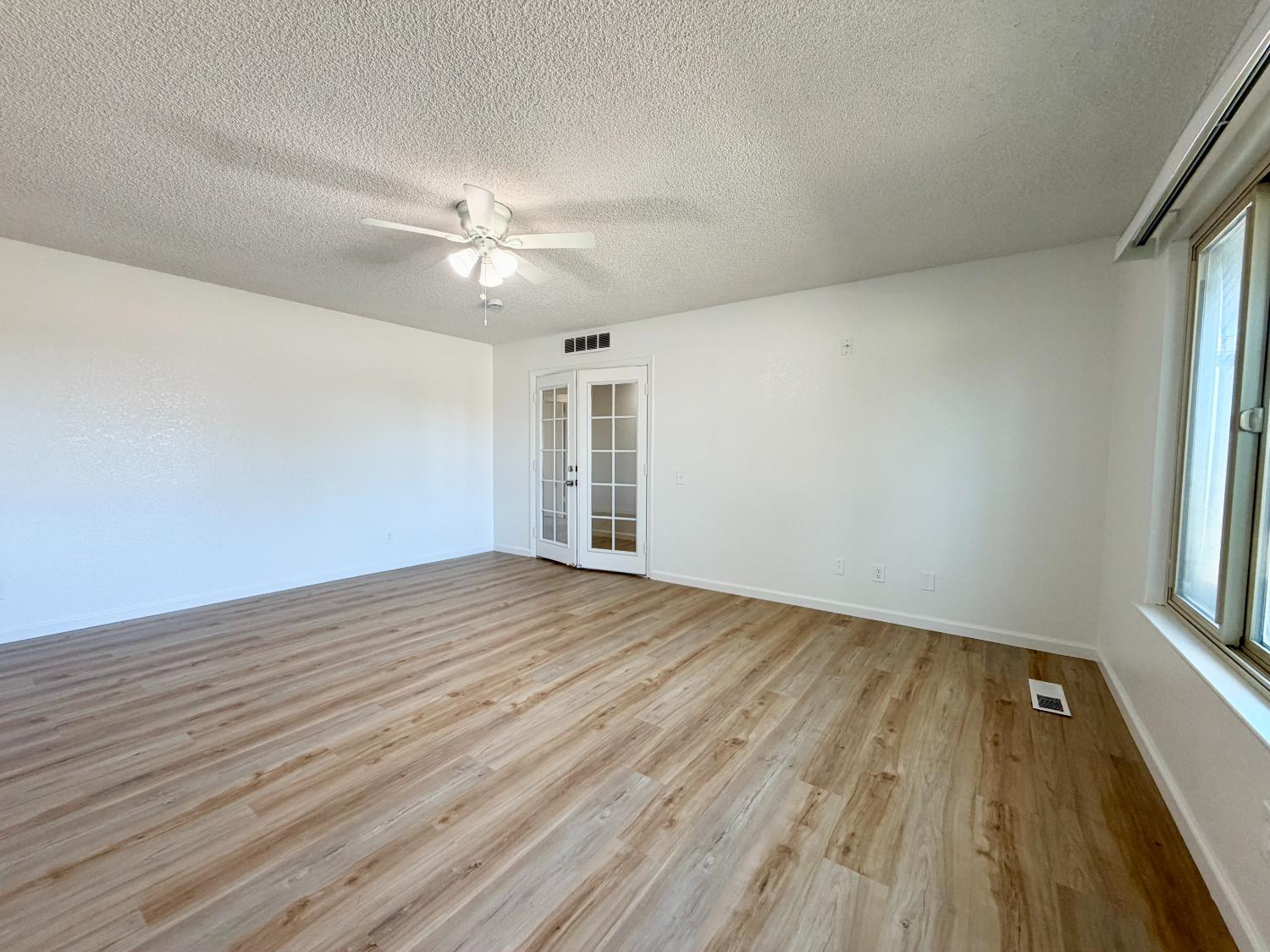 2096 E Sierra Ave, Fresno, CA 93710