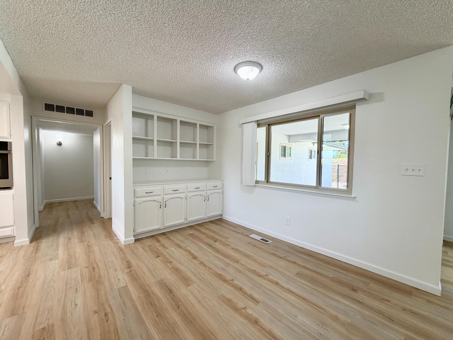 2096 E Sierra Ave, Fresno, CA 93710