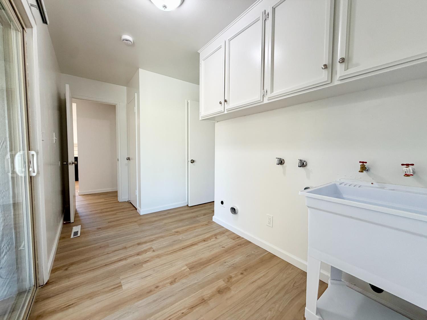 2096 E Sierra Ave, Fresno, CA 93710
