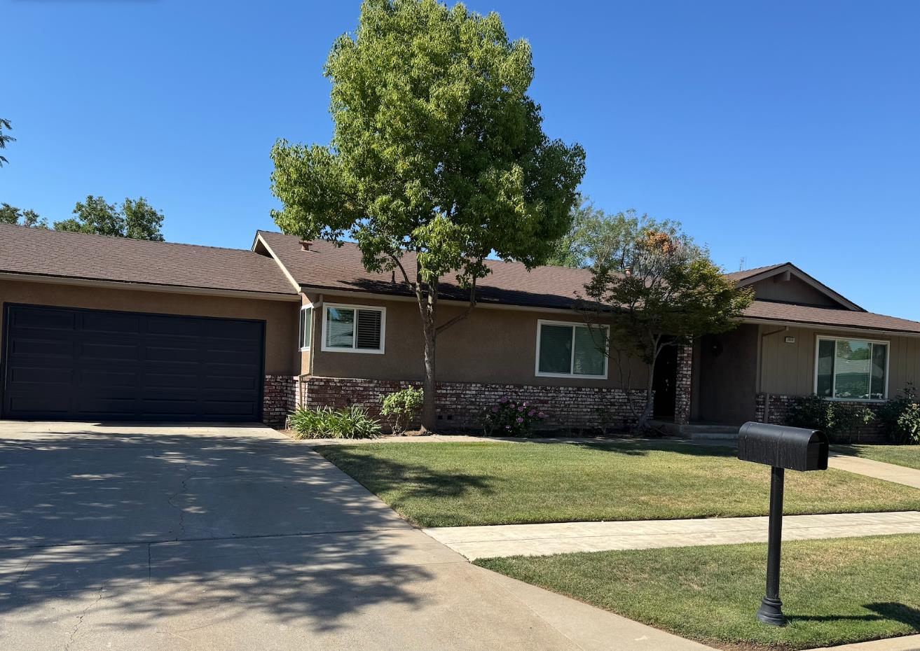 2051 E Fremont, Fresno, CA 93710