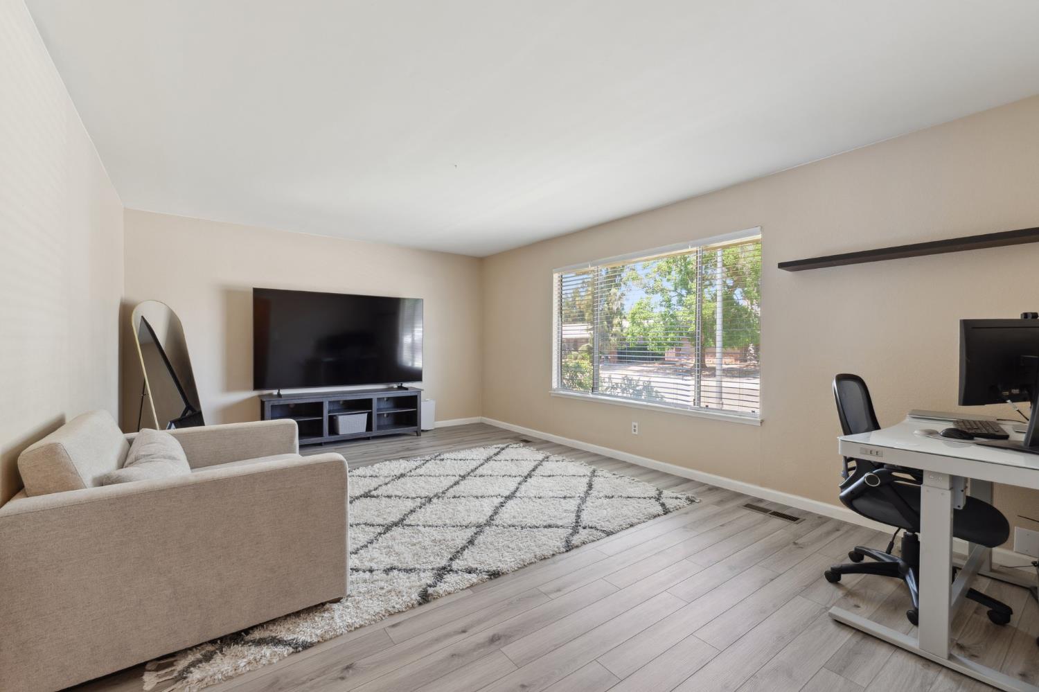 2051 E Fremont, Fresno, CA 93710