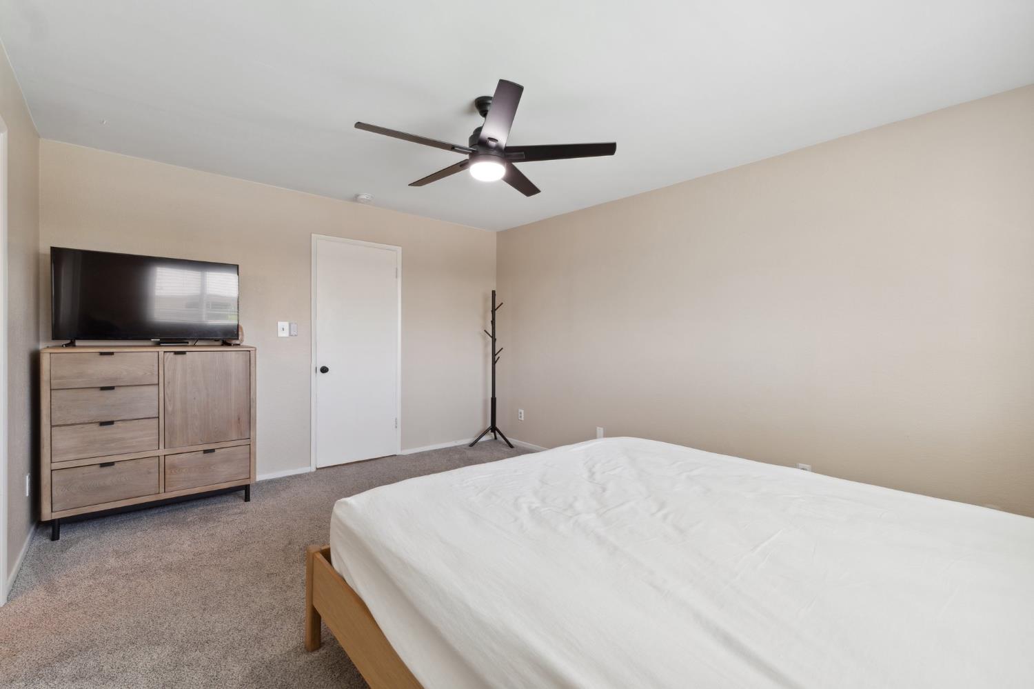 2051 E Fremont, Fresno, CA 93710