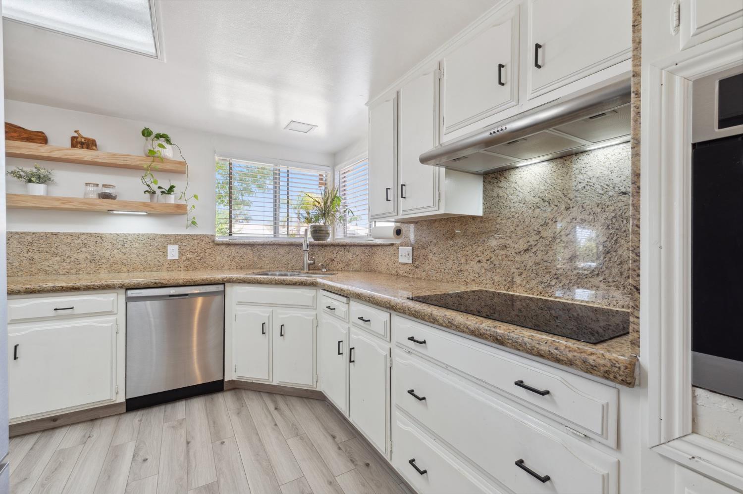 2051 E Fremont, Fresno, CA 93710