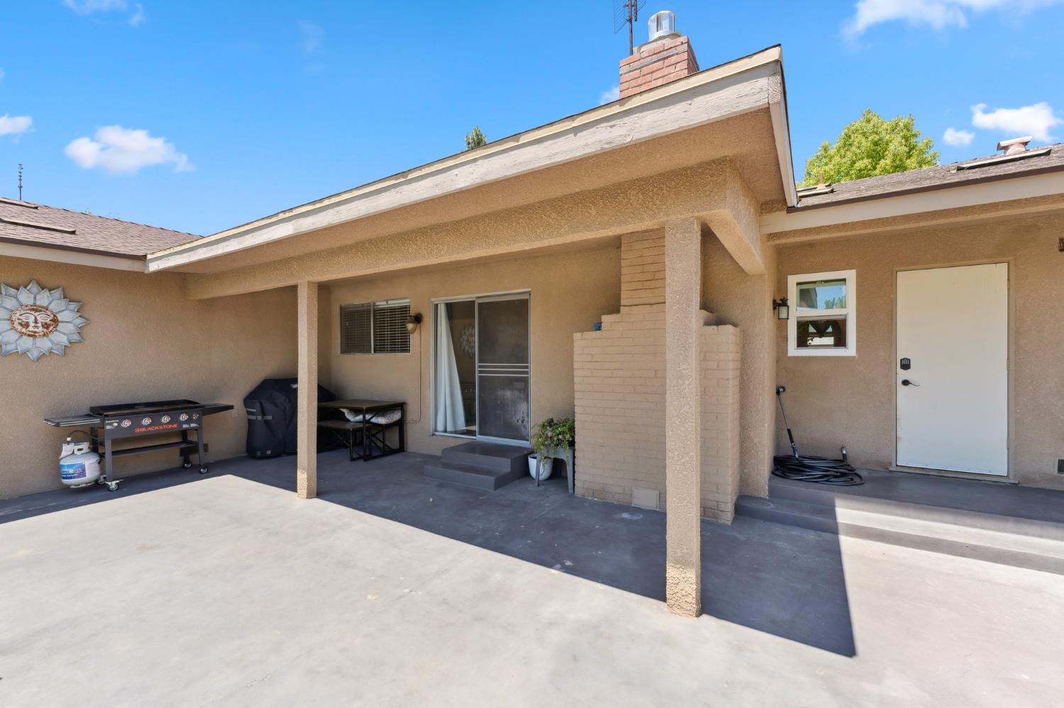2051 E Fremont, Fresno, CA 93710