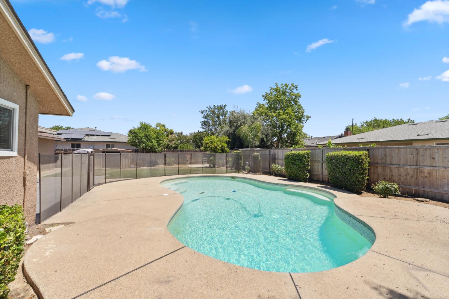 2051 E Fremont, Fresno, CA 93710