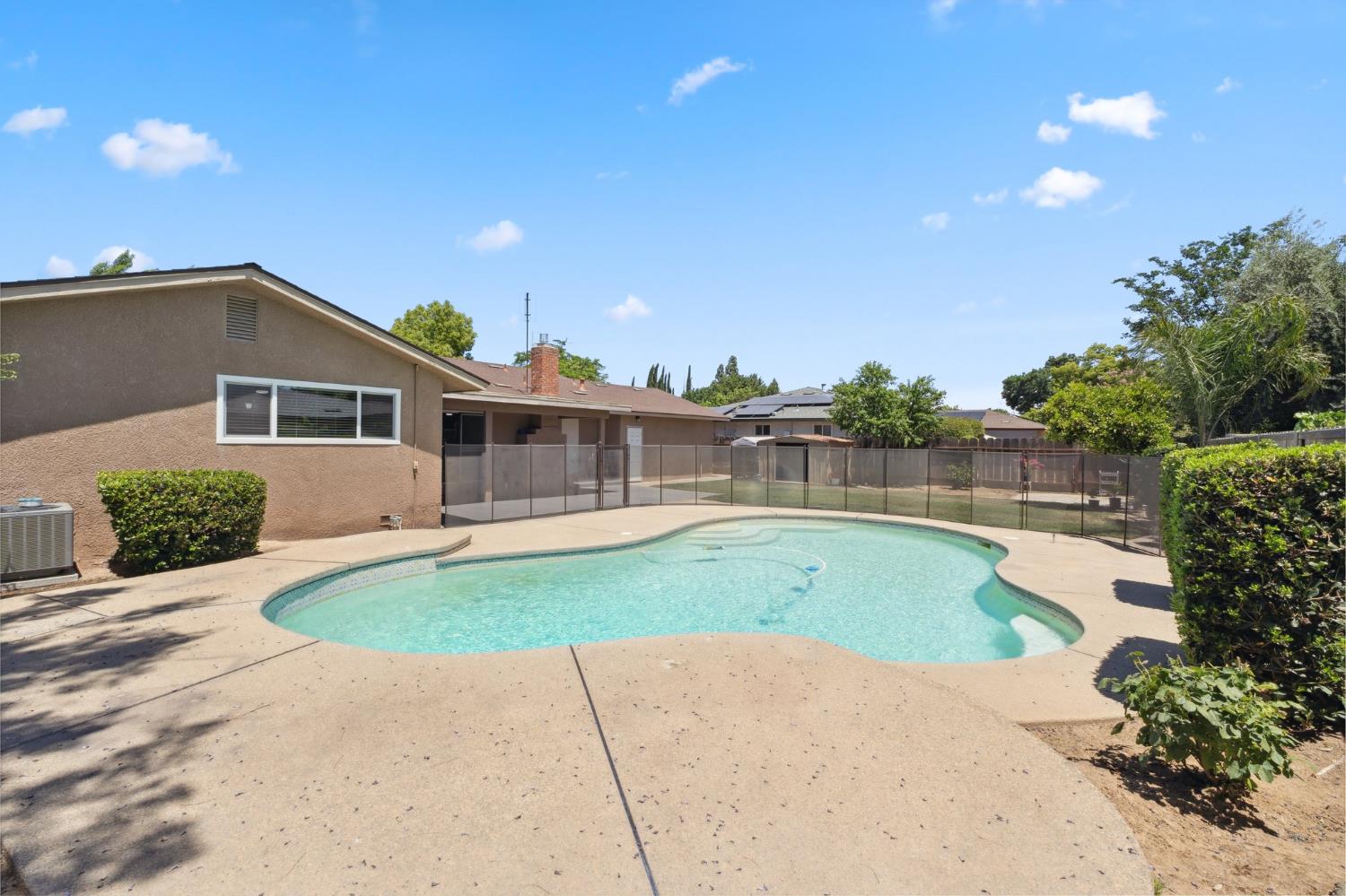 2051 E Fremont, Fresno, CA 93710