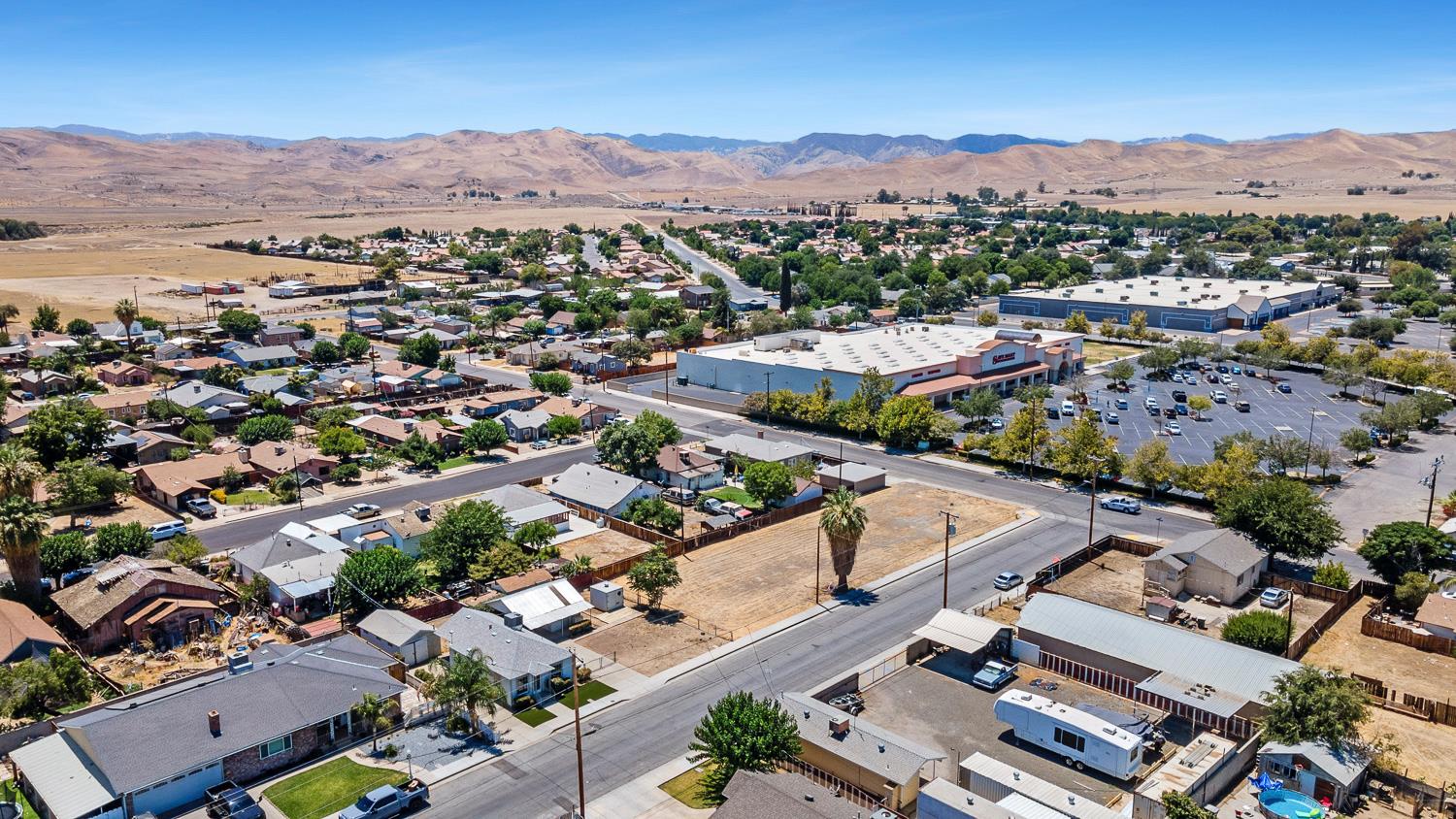 246 E Valley St, Coalinga, CA 93210