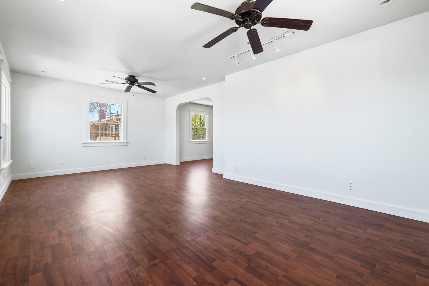 246 E Valley St, Coalinga, CA 93210