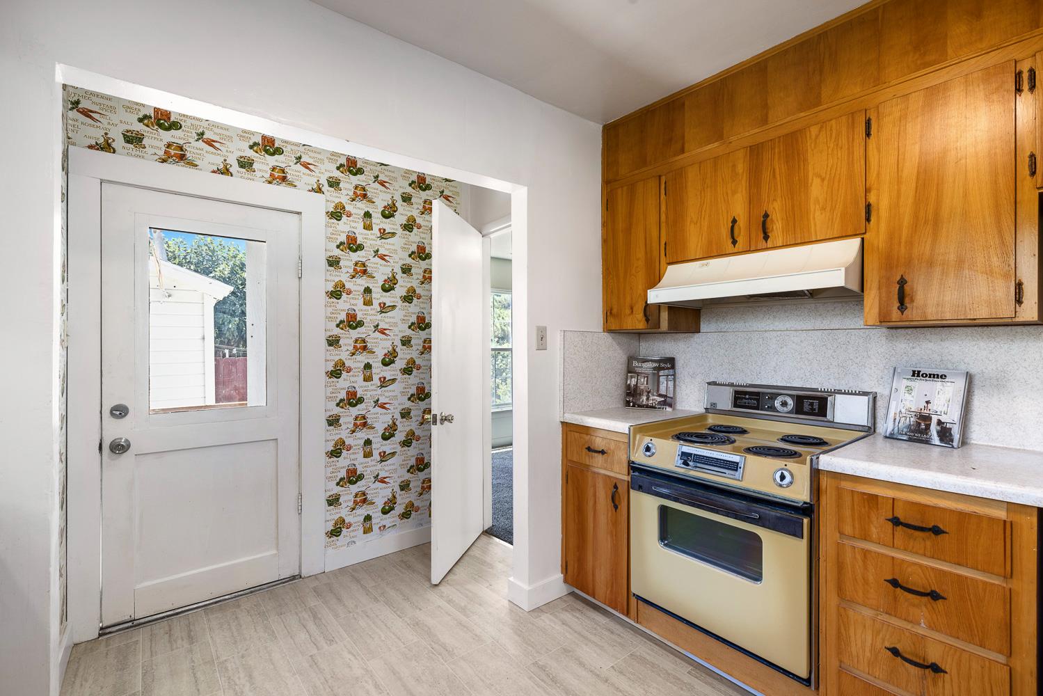 246 E Valley St, Coalinga, CA 93210