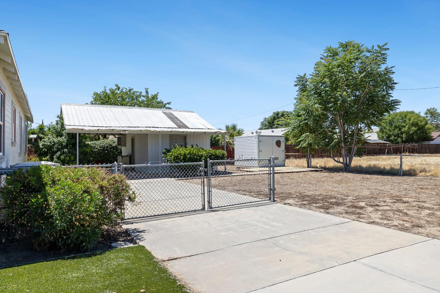 246 E Valley St, Coalinga, CA 93210