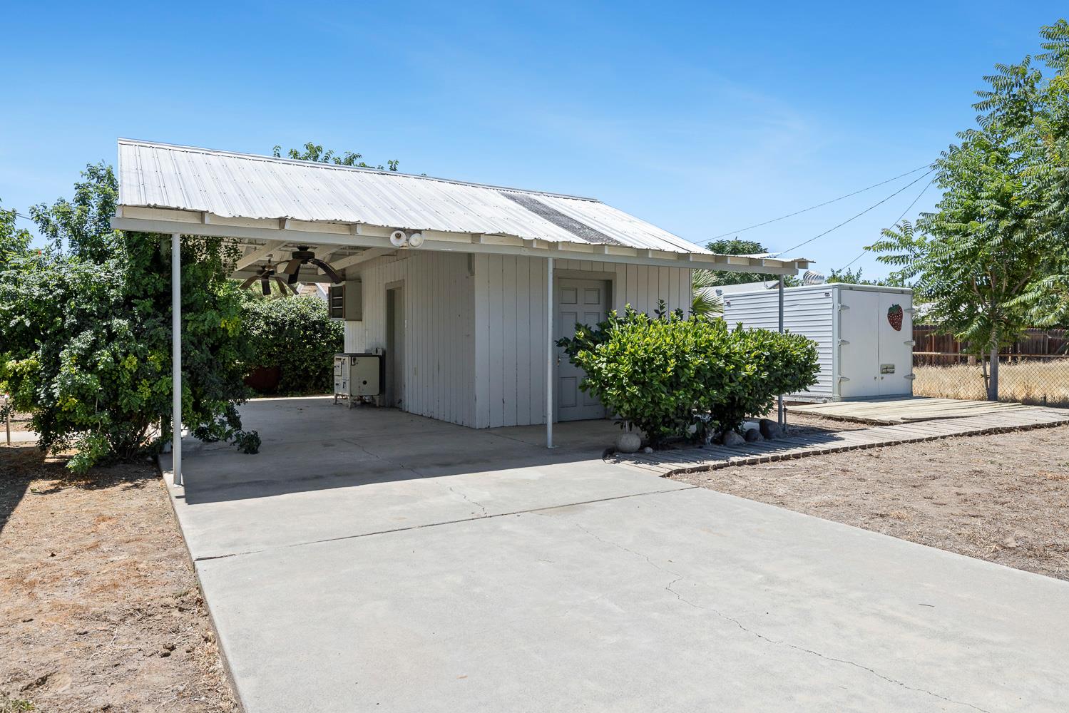 246 E Valley St, Coalinga, CA 93210