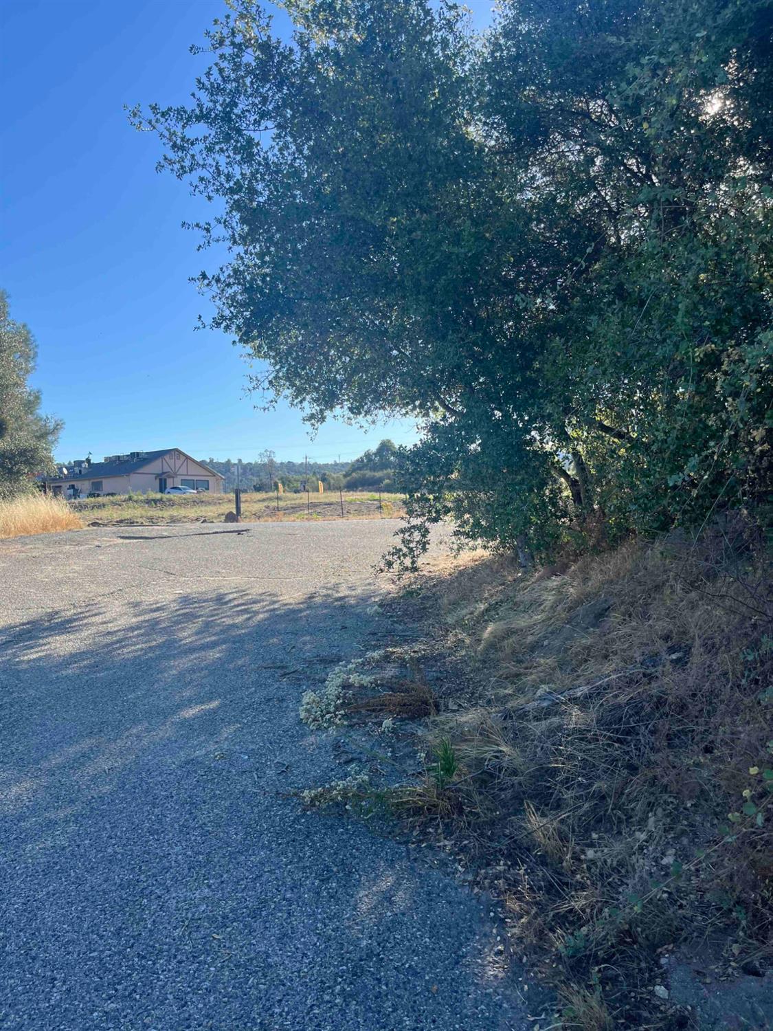 45990 Hawk Ln, Coarsegold, CA 93614
