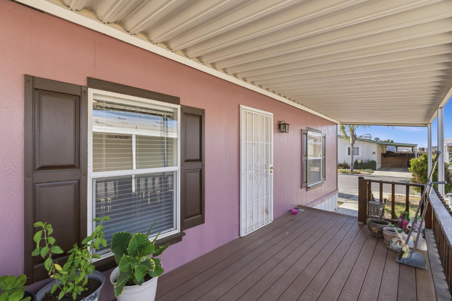 900 Rankin Ave, Tulare, CA 93274
