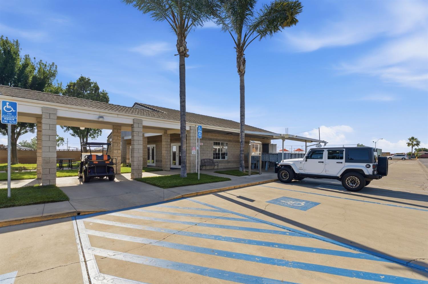 900 Rankin Ave, Tulare, CA 93274