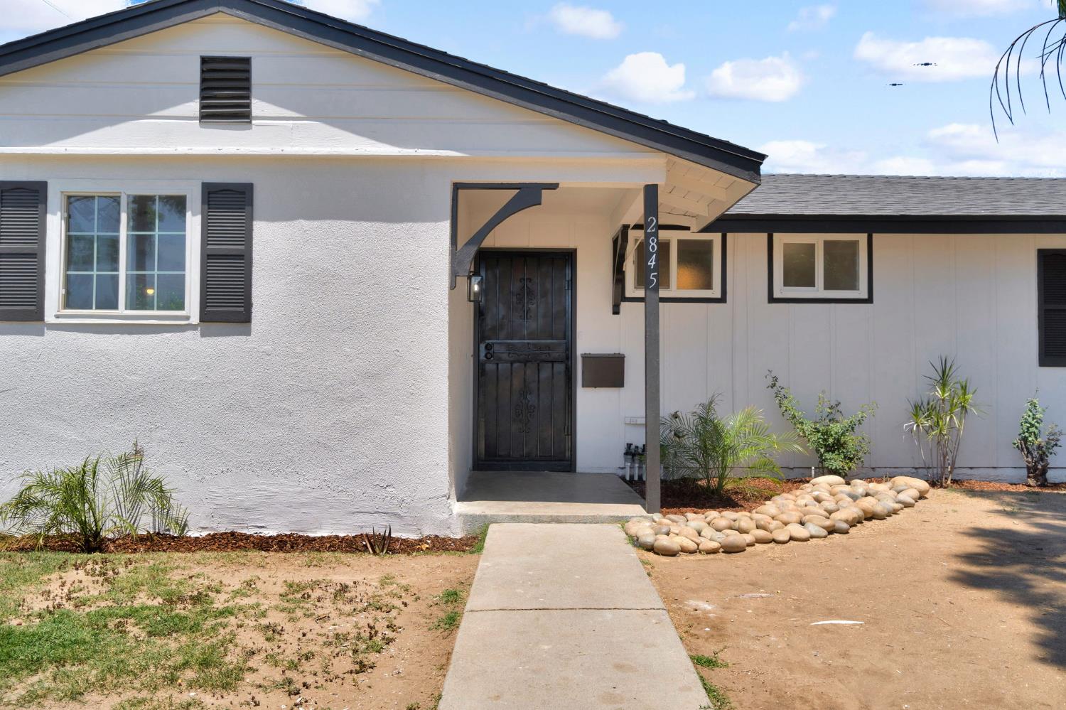 2845 E Swift Ave, Fresno, CA 93726