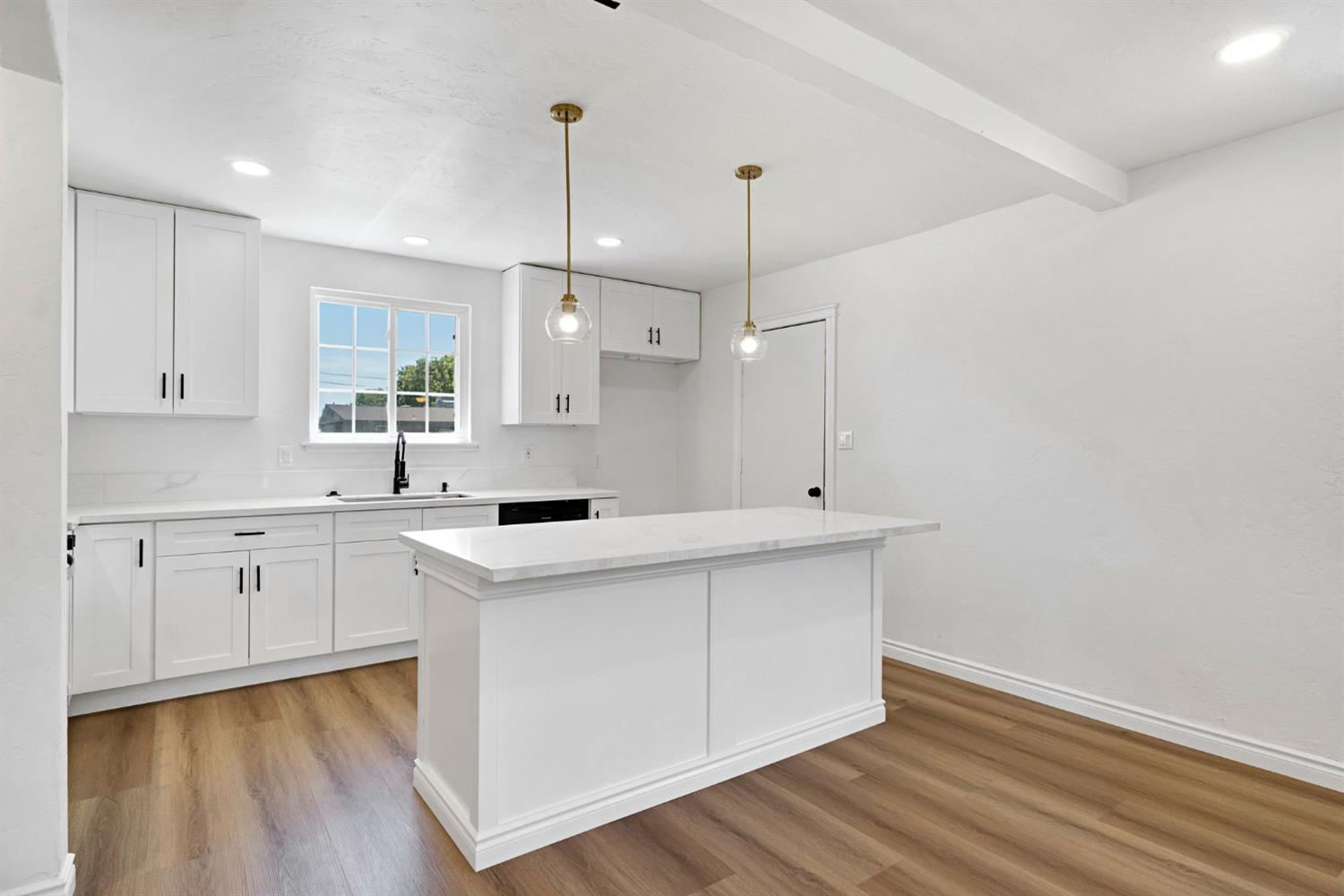 2845 E Swift Ave, Fresno, CA 93726