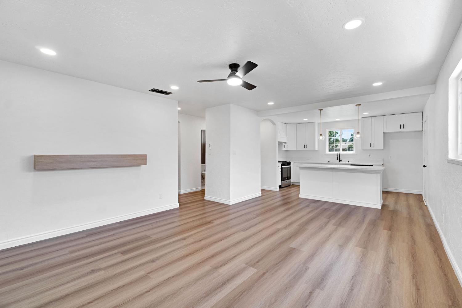 2845 E Swift Ave, Fresno, CA 93726