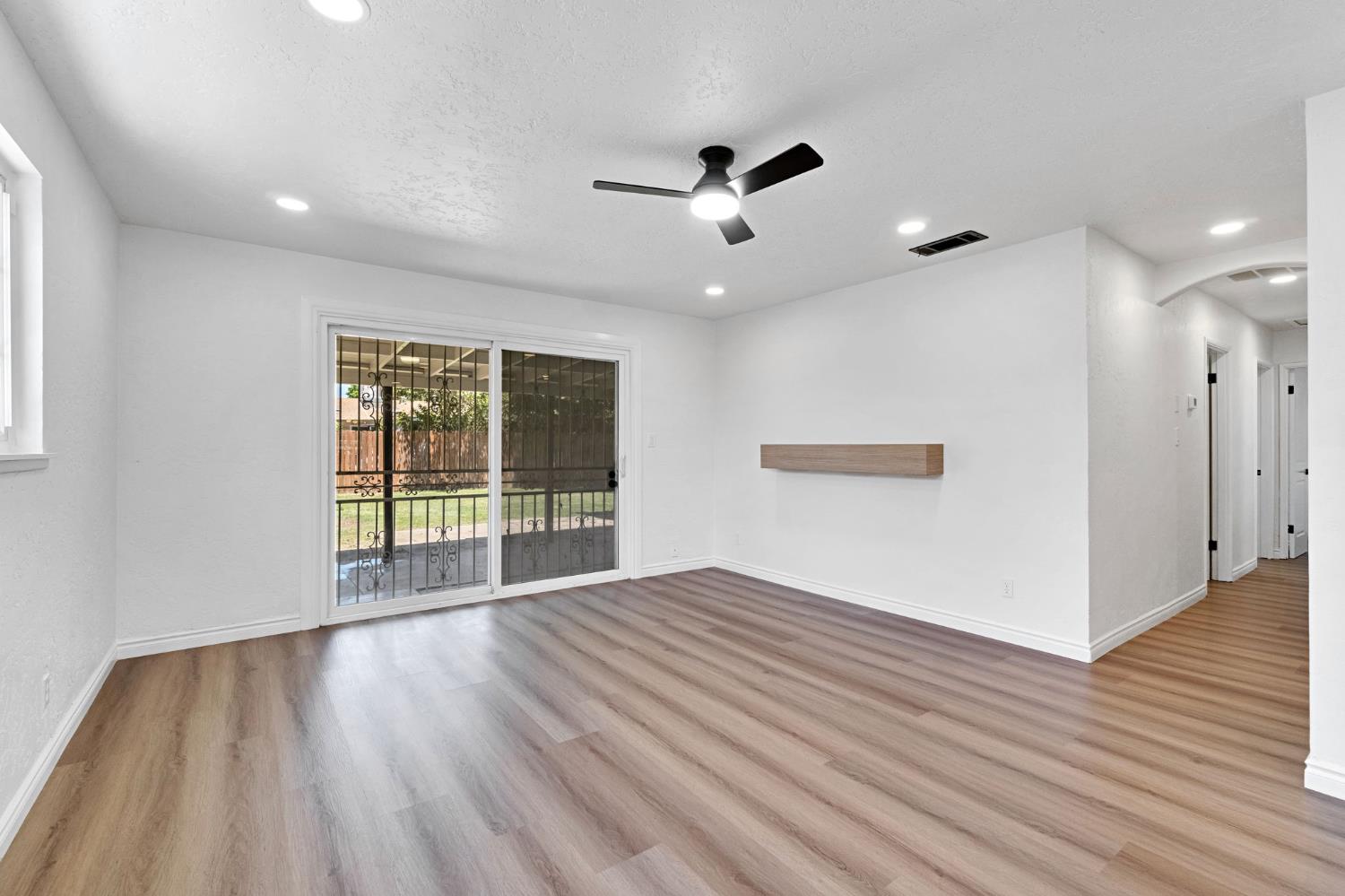 2845 E Swift Ave, Fresno, CA 93726
