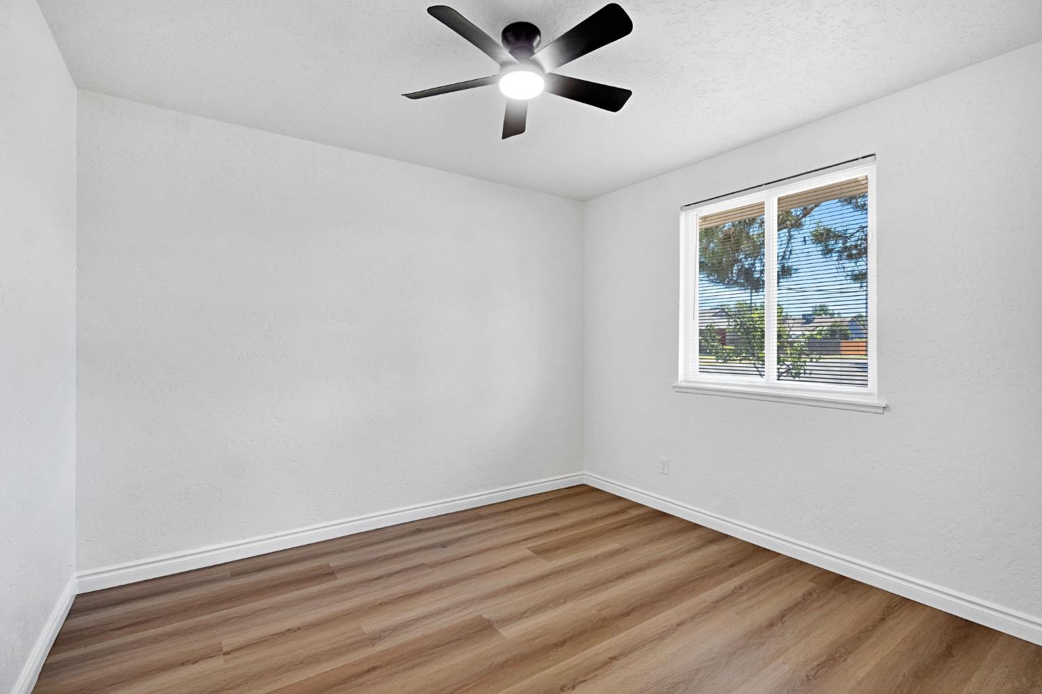 2845 E Swift Ave, Fresno, CA 93726