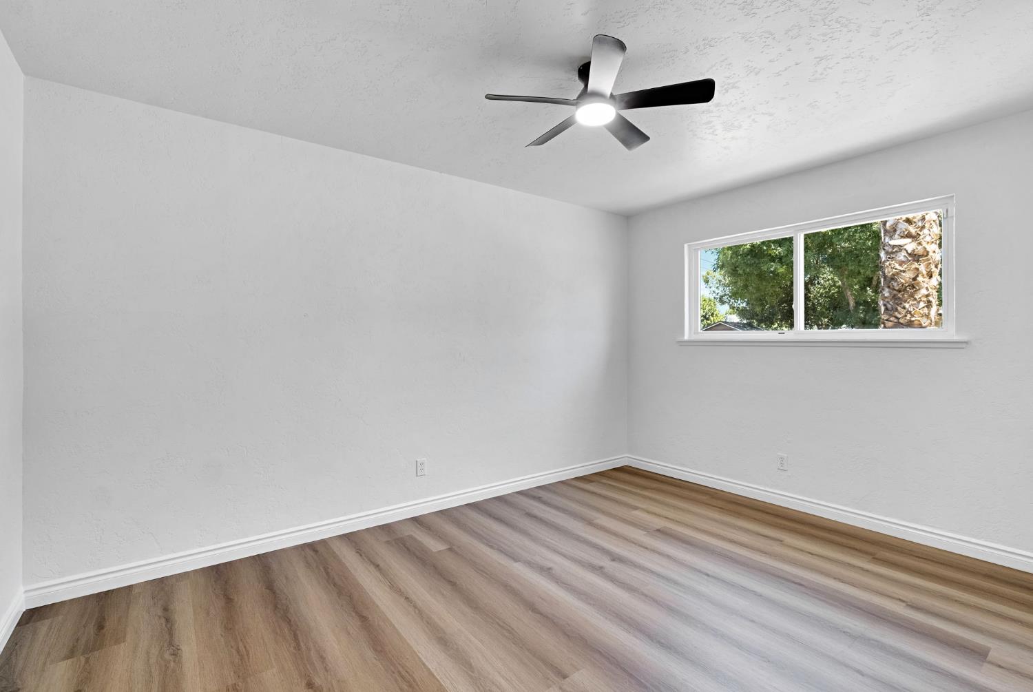 2845 E Swift Ave, Fresno, CA 93726