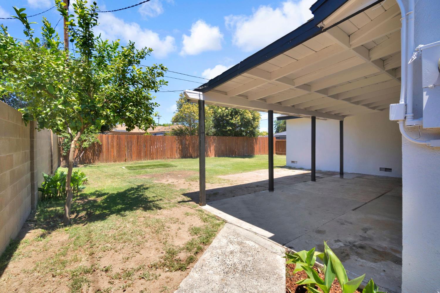 2845 E Swift Ave, Fresno, CA 93726