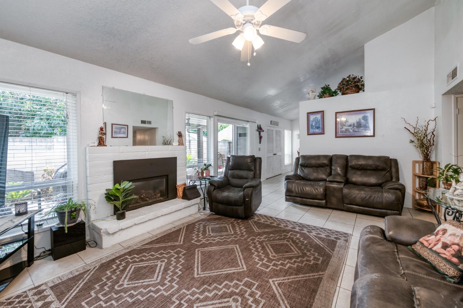 6338 N Maroa Ave #118, Fresno, CA 93704