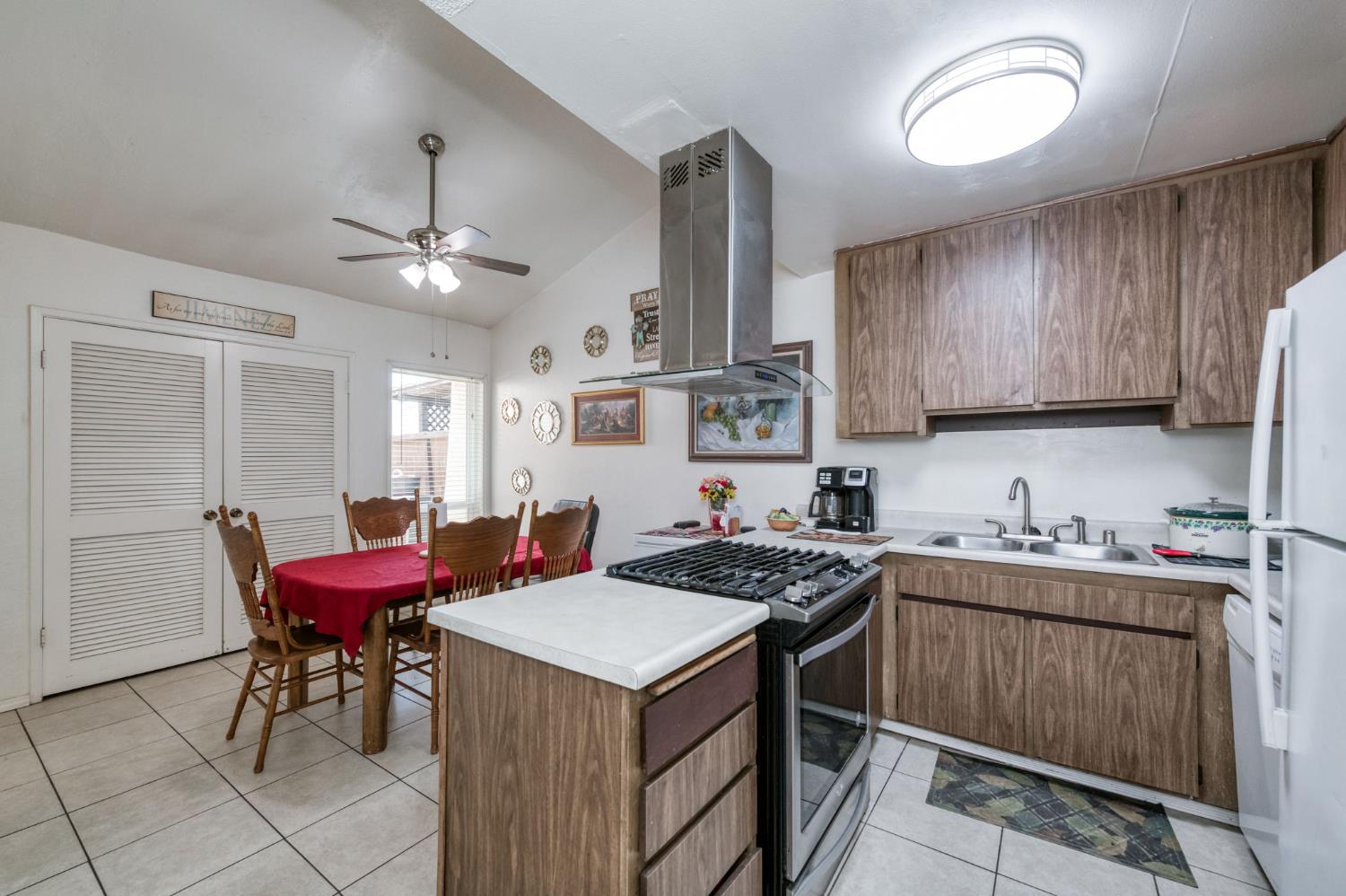 6338 N Maroa Ave #118, Fresno, CA 93704