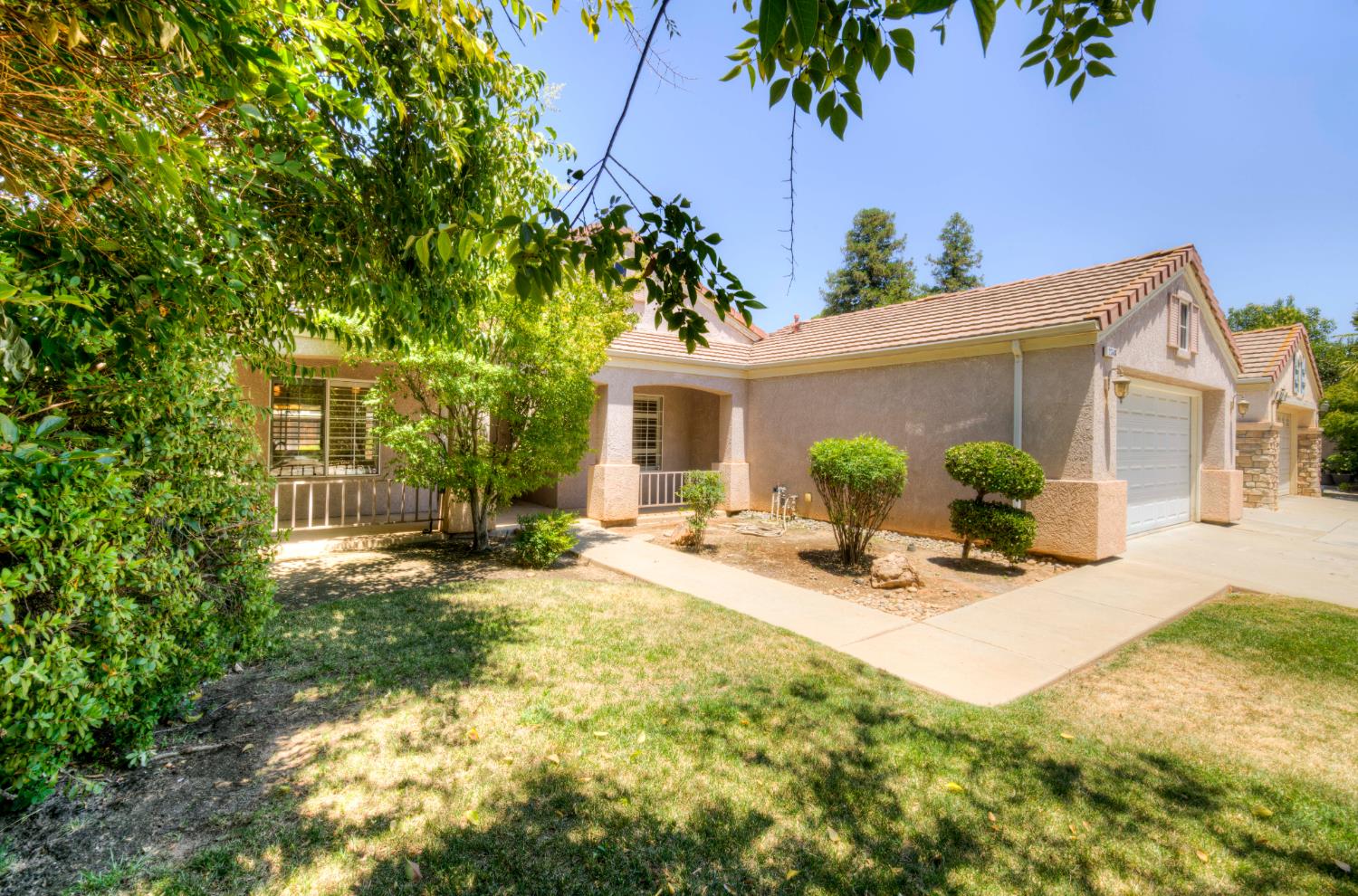 2348 E Decatur Ave, Fresno, CA 93720