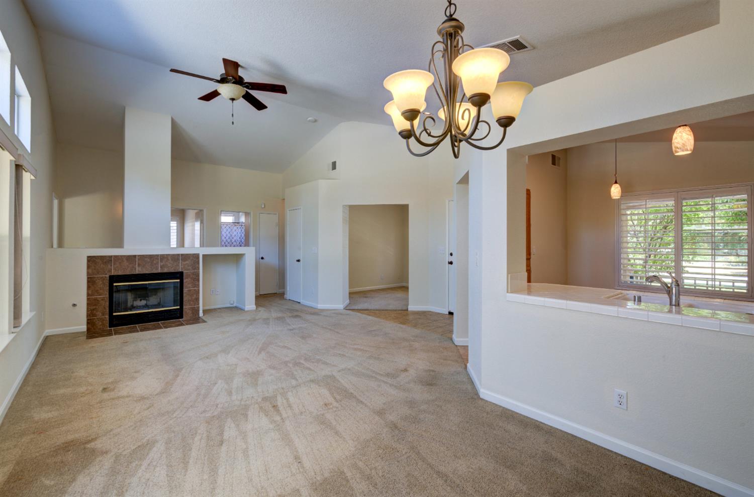 2348 E Decatur Ave, Fresno, CA 93720