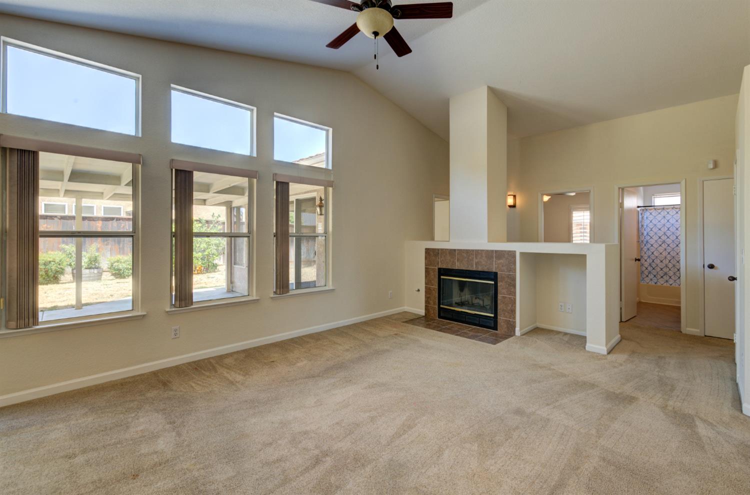 2348 E Decatur Ave, Fresno, CA 93720