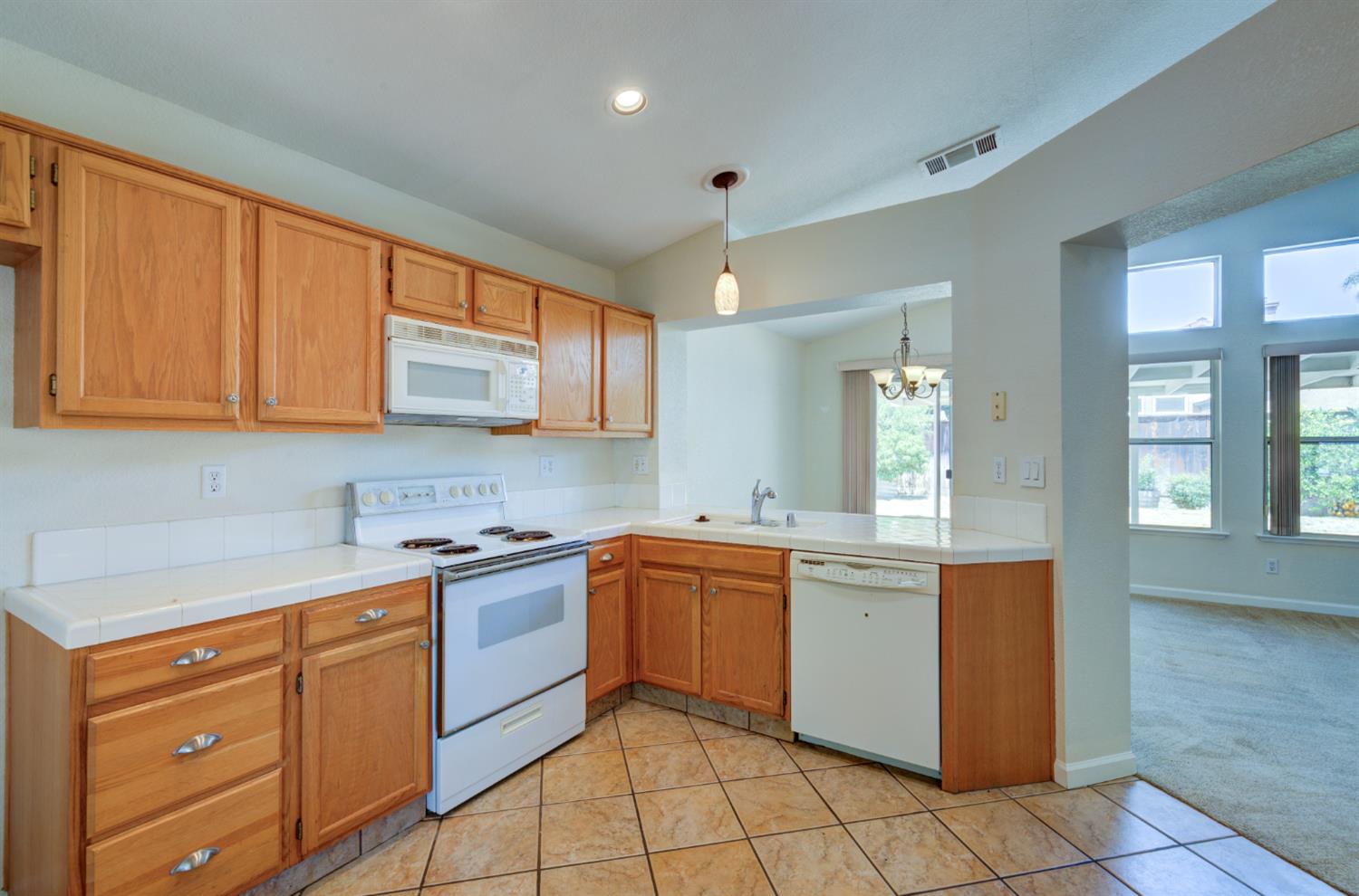 2348 E Decatur Ave, Fresno, CA 93720