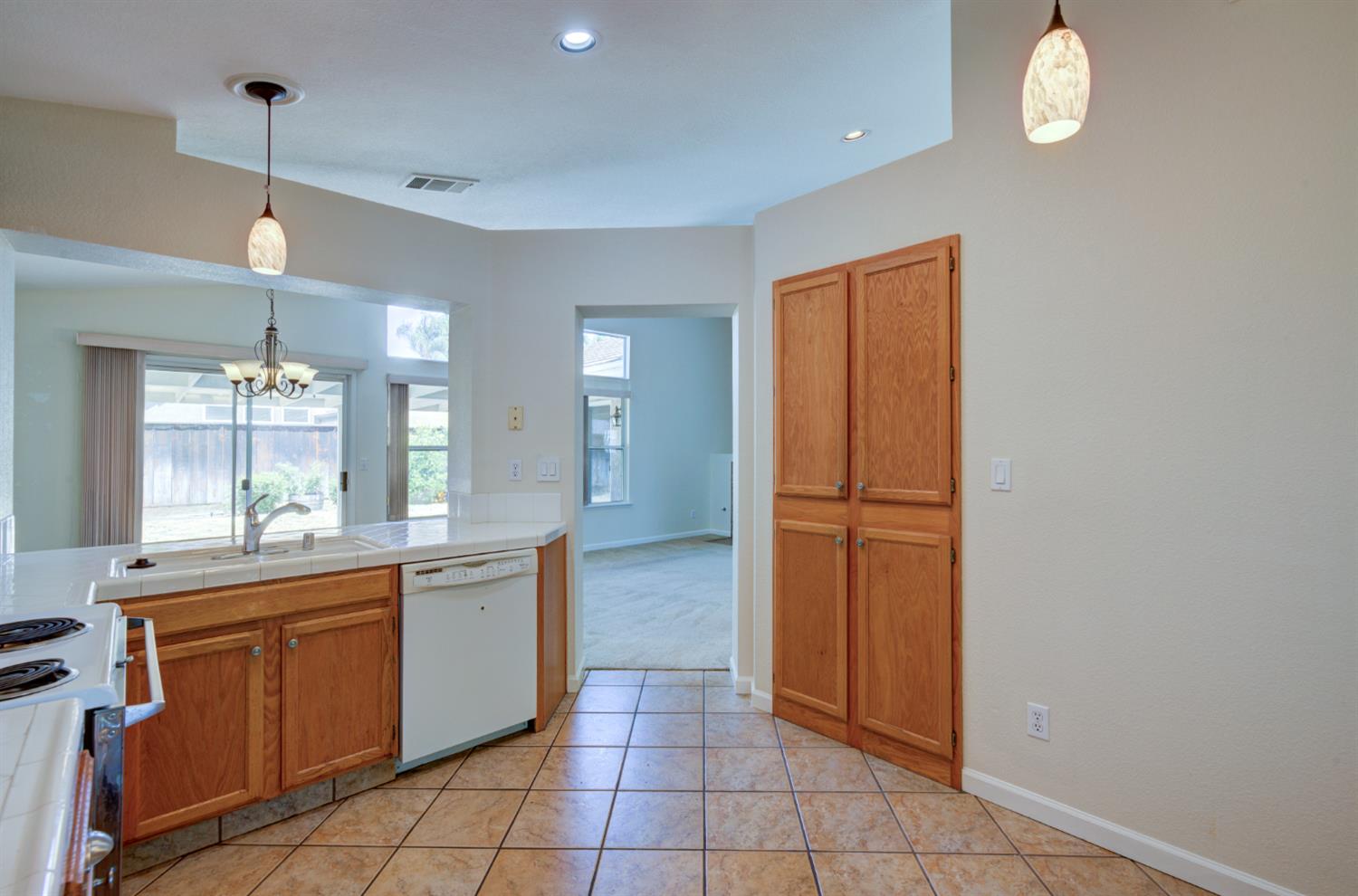 2348 E Decatur Ave, Fresno, CA 93720