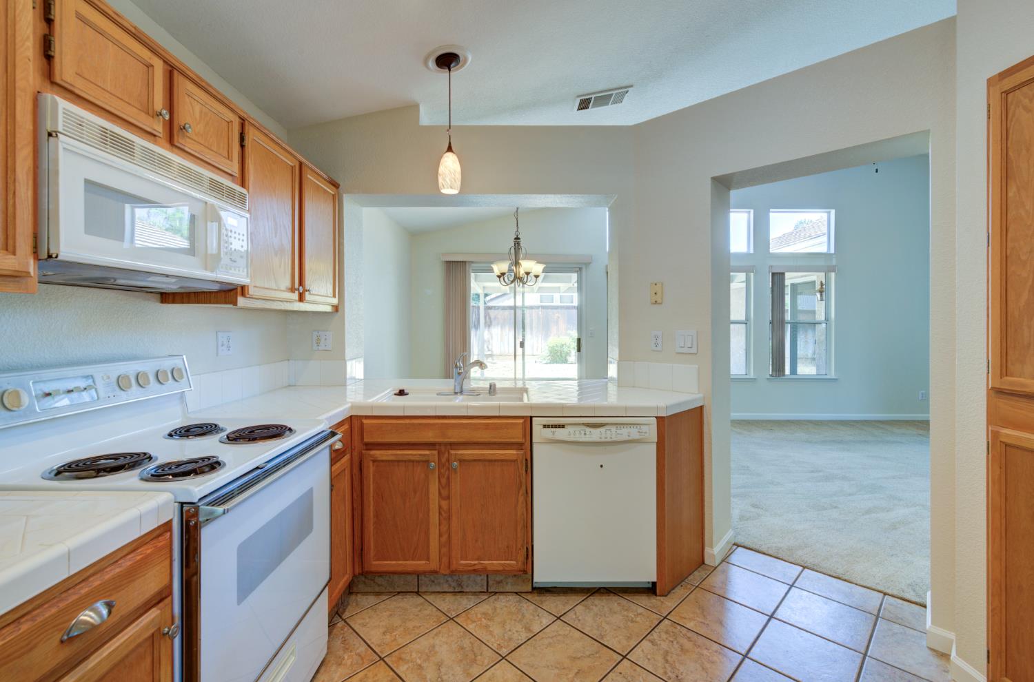2348 E Decatur Ave, Fresno, CA 93720