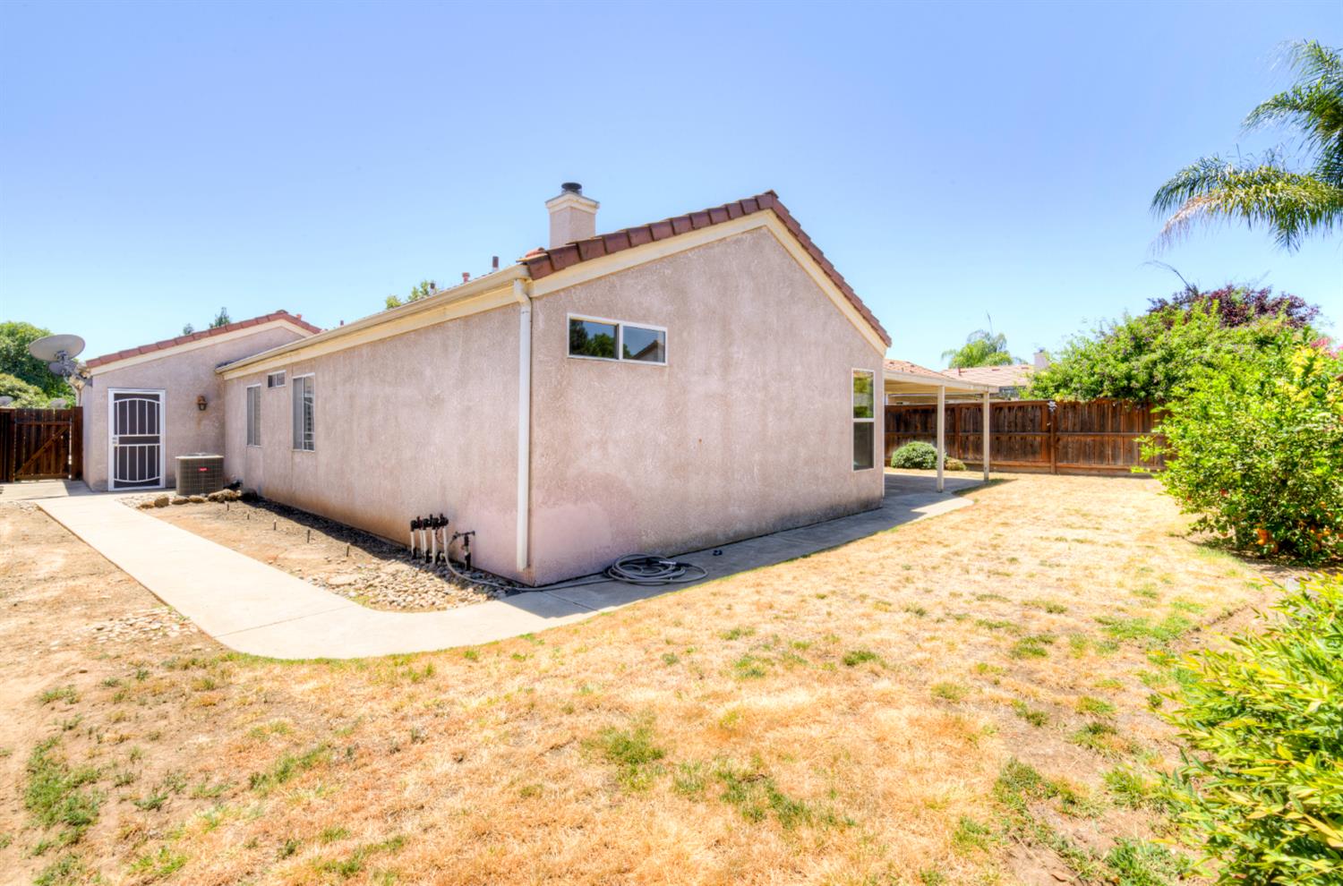 2348 E Decatur Ave, Fresno, CA 93720