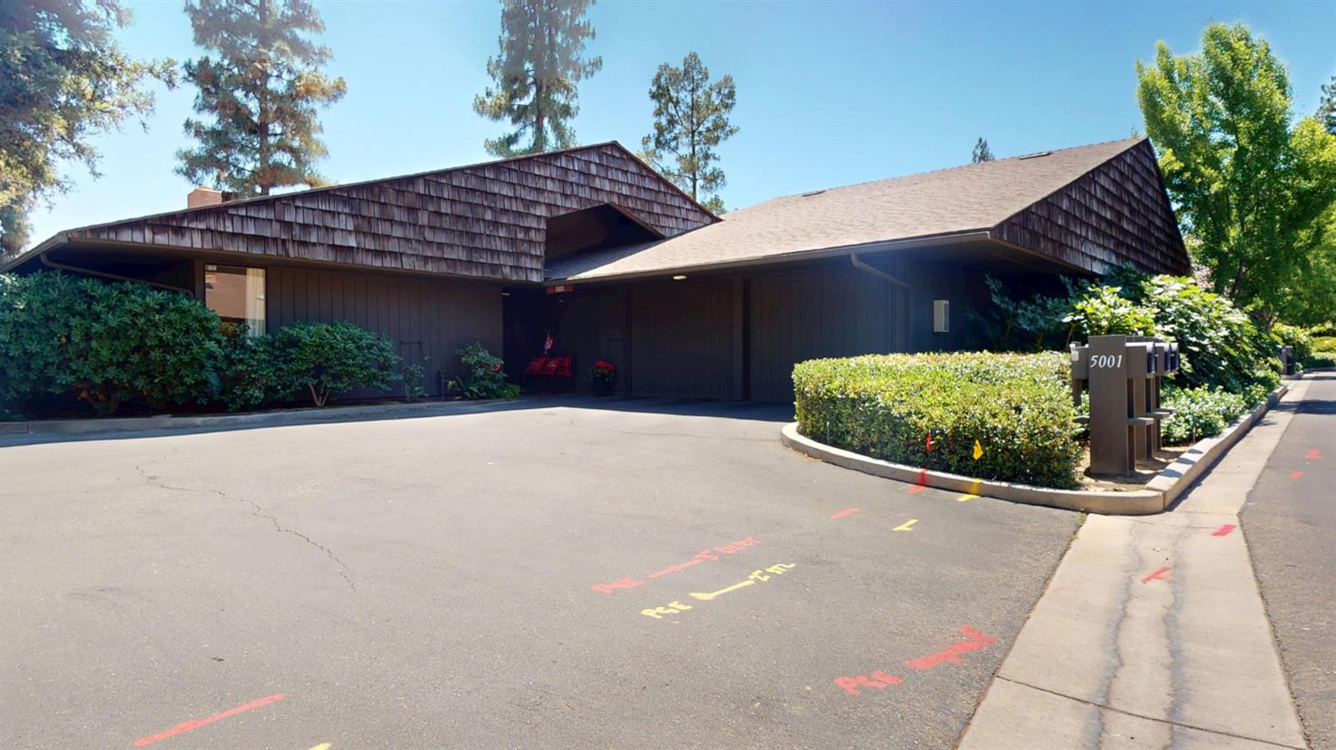 5005 N Van Ness Blvd, Fresno, CA 93711