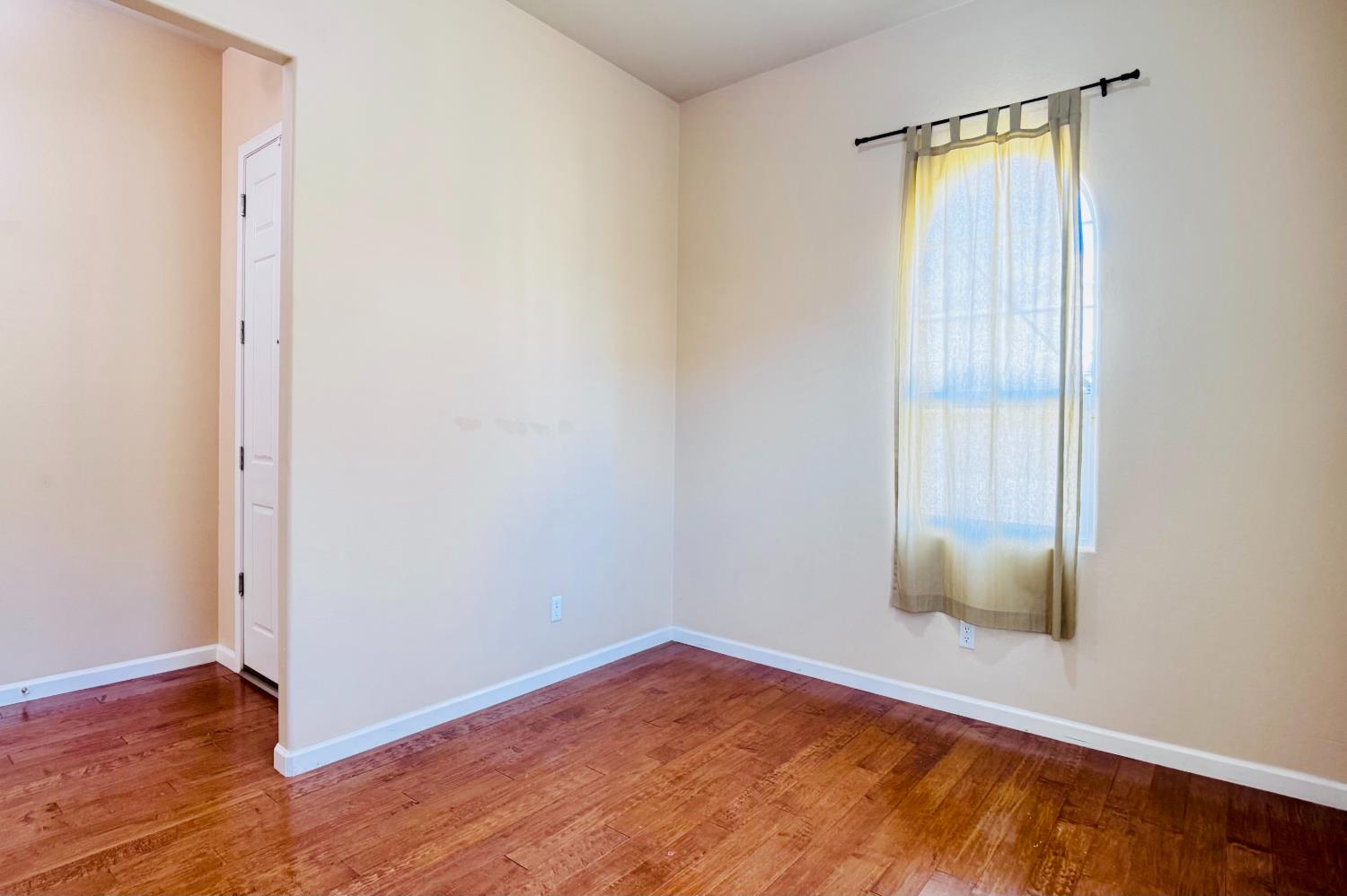 10639 N Dearing Ave, Fresno, CA 93730