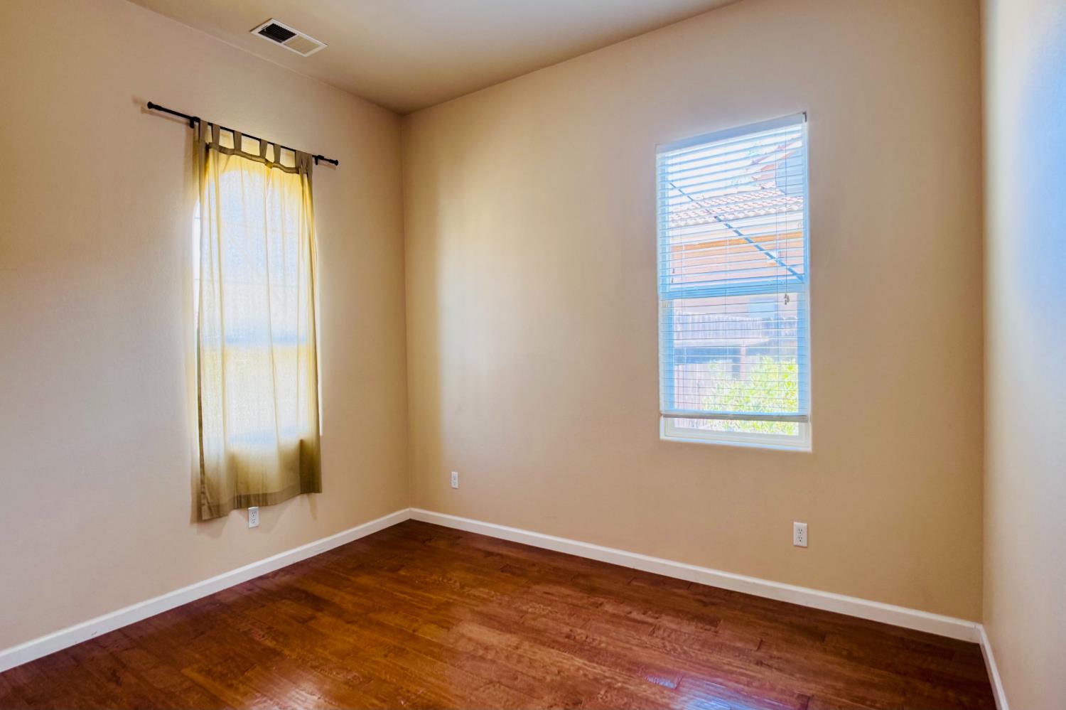 10639 N Dearing Ave, Fresno, CA 93730