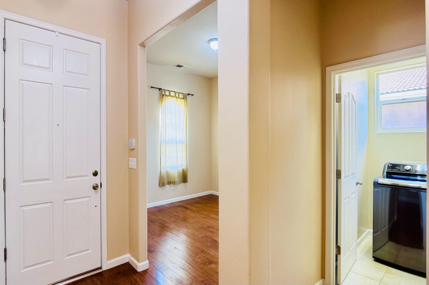 10639 N Dearing Ave, Fresno, CA 93730