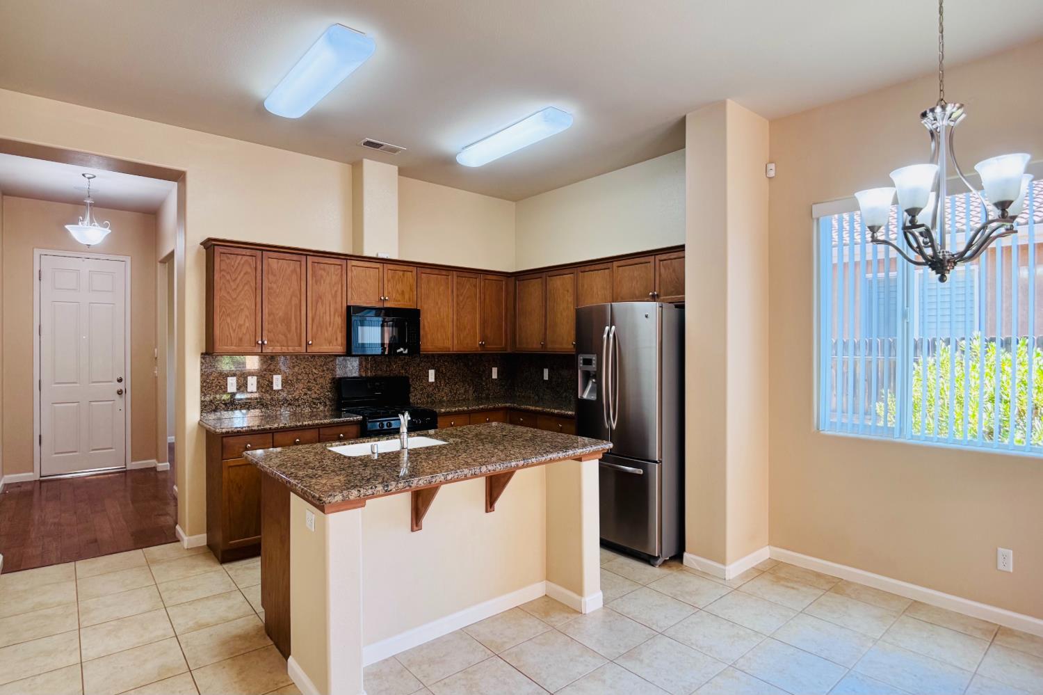10639 N Dearing Ave, Fresno, CA 93730