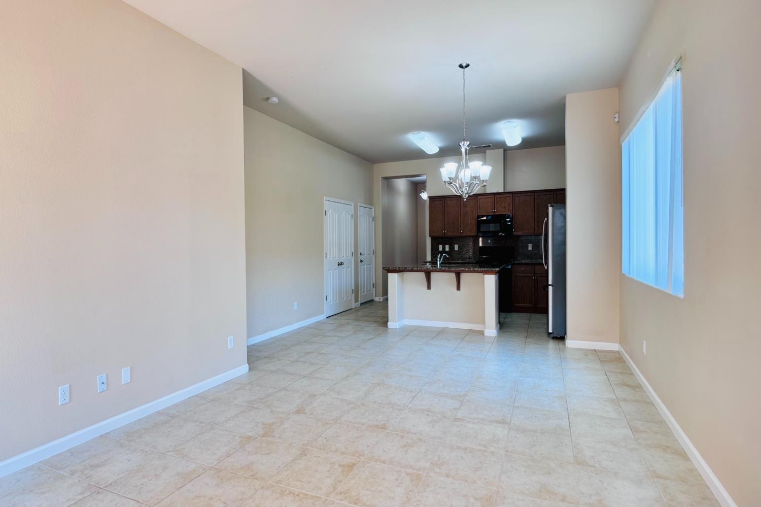 10639 N Dearing Ave, Fresno, CA 93730