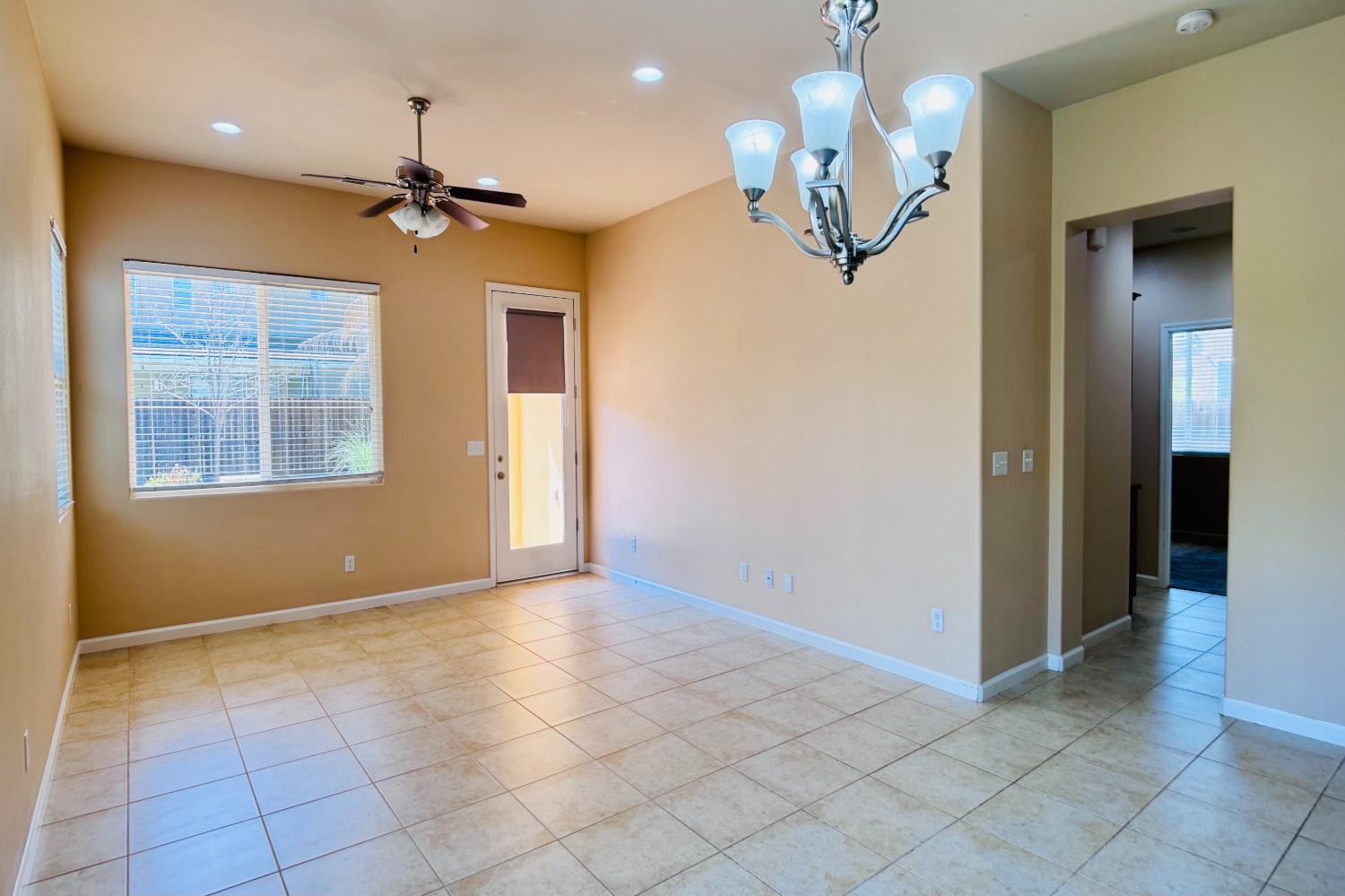10639 N Dearing Ave, Fresno, CA 93730