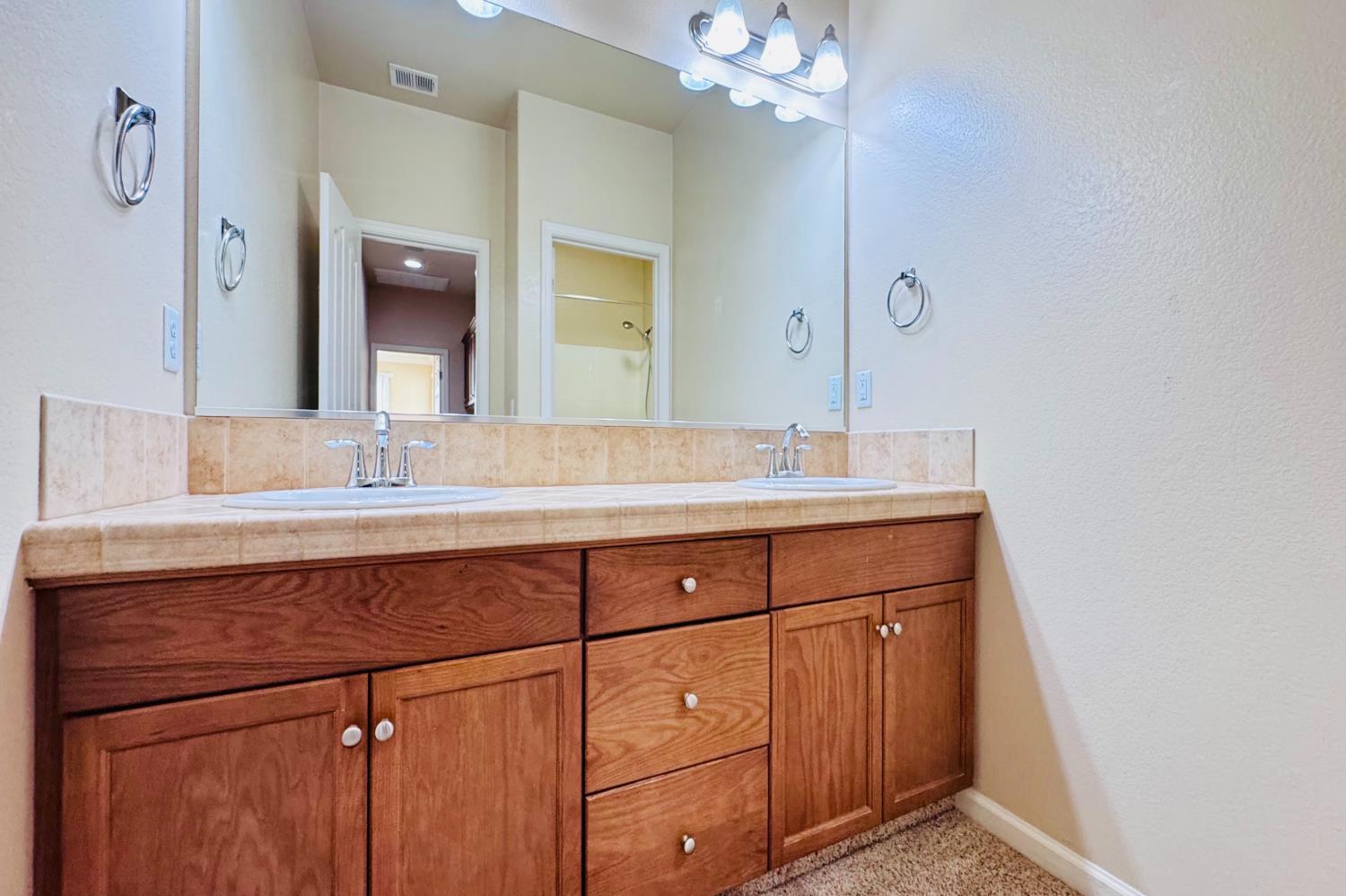 10639 N Dearing Ave, Fresno, CA 93730