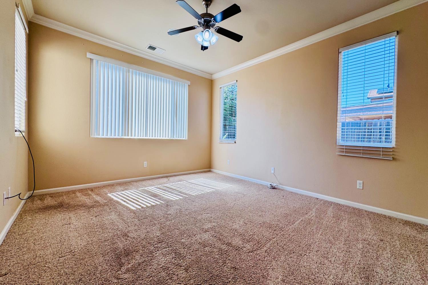 10639 N Dearing Ave, Fresno, CA 93730