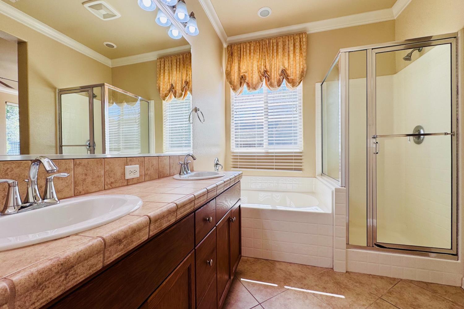 10639 N Dearing Ave, Fresno, CA 93730
