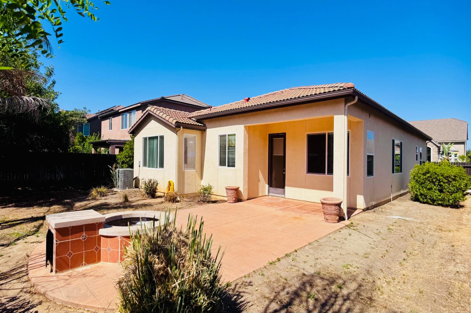 10639 N Dearing Ave, Fresno, CA 93730