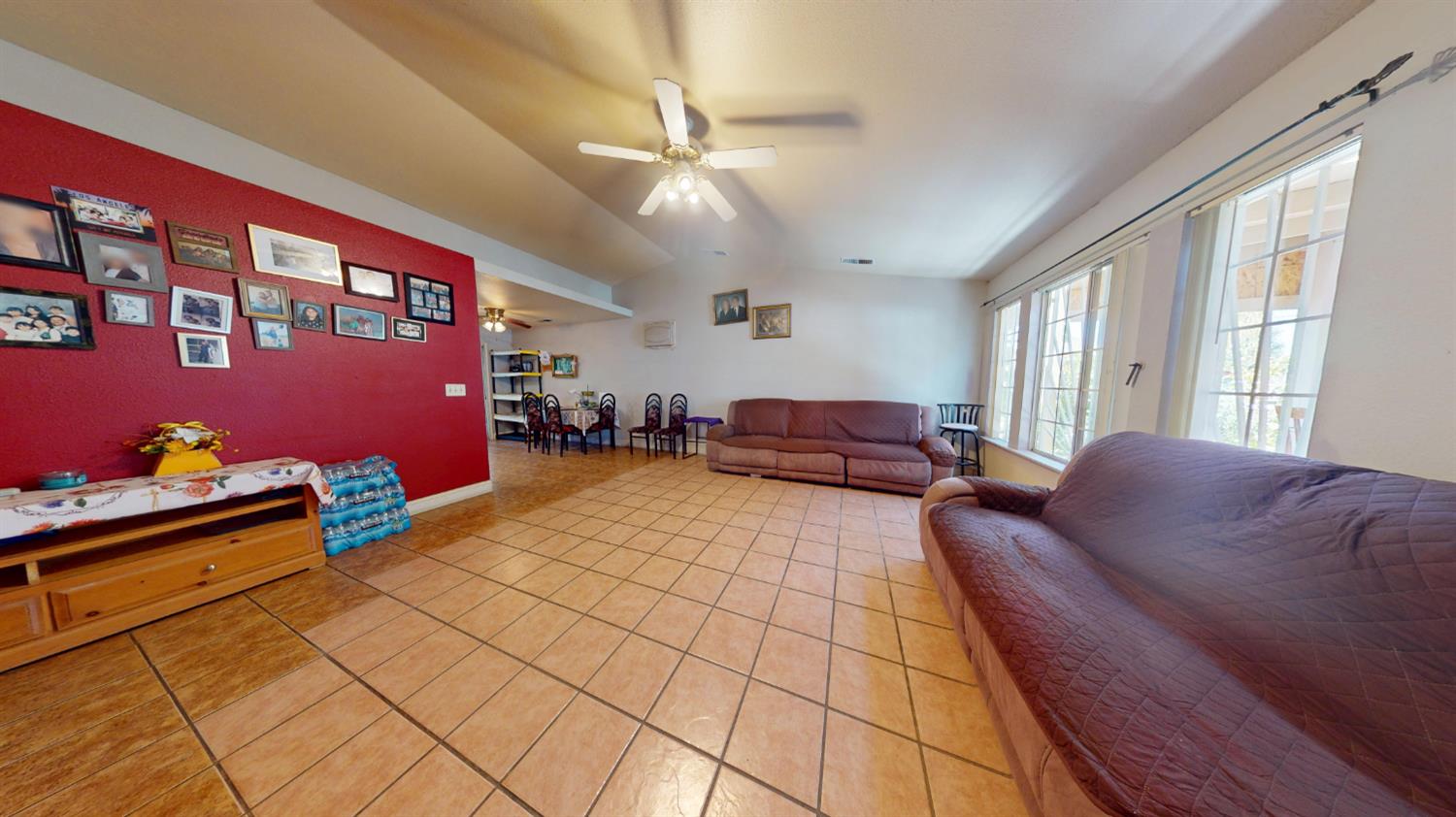 13745 E Bulah Ave, Parlier, CA 93648
