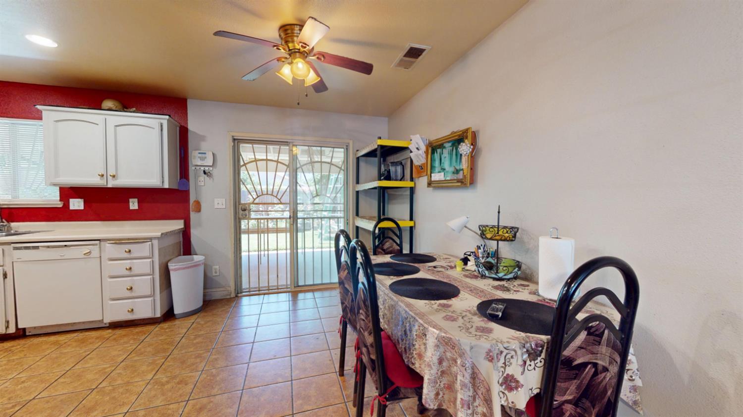 13745 E Bulah Ave, Parlier, CA 93648