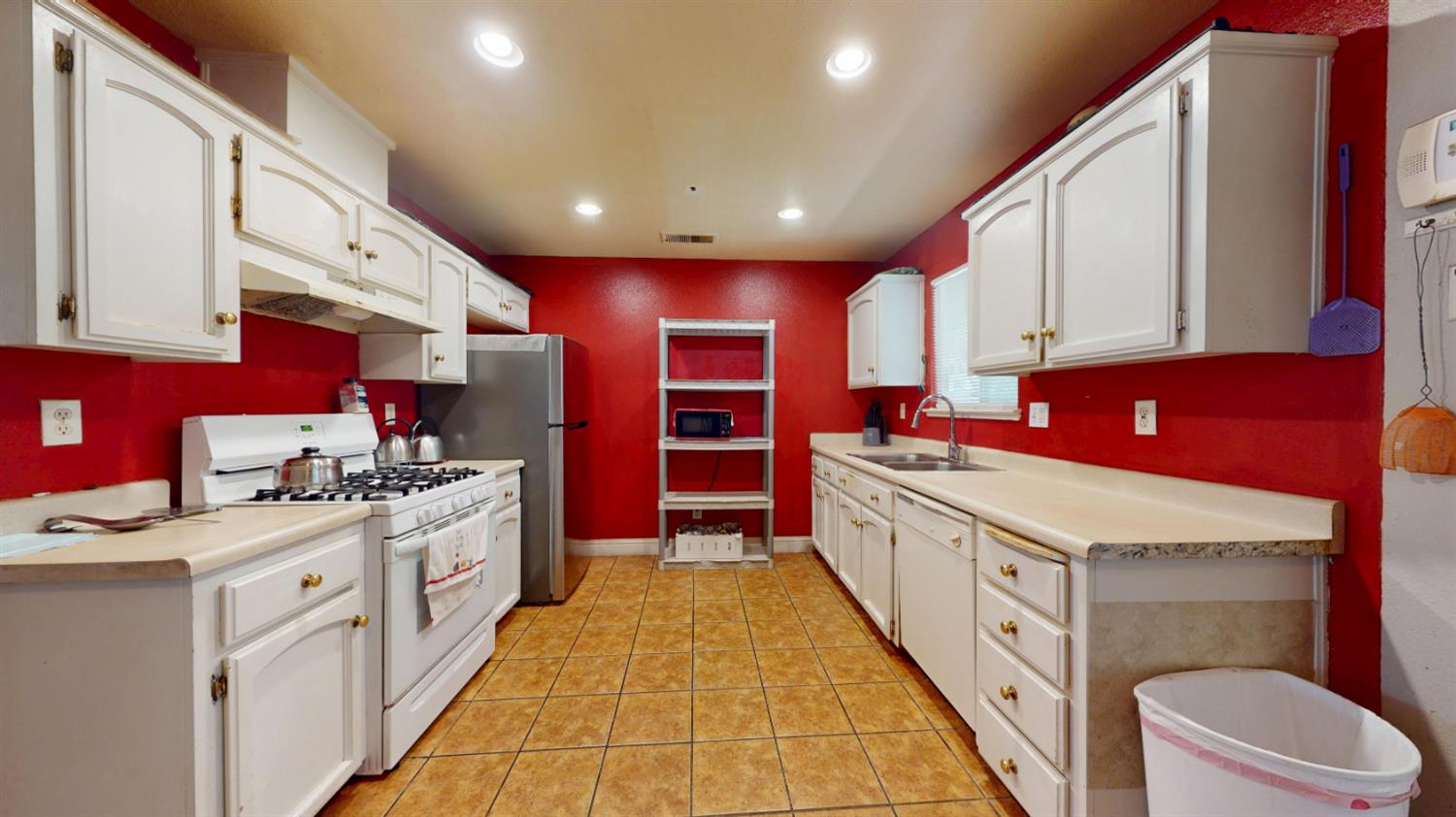 13745 E Bulah Ave, Parlier, CA 93648
